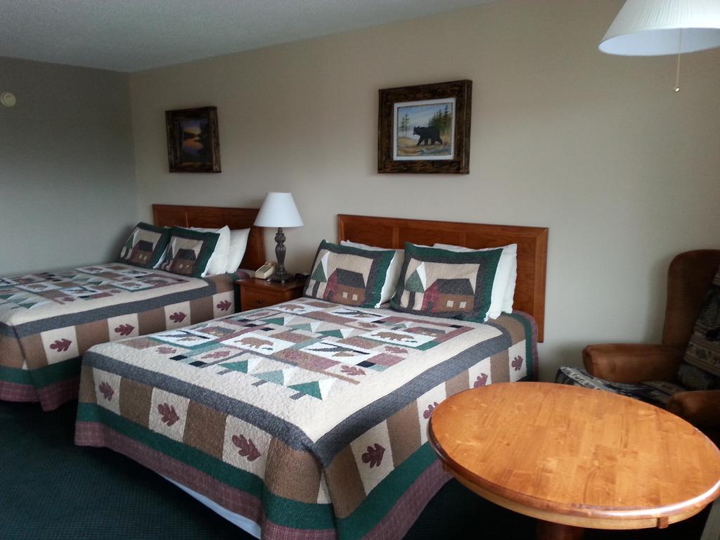 Mountain Breeze Motel Пиджен Фордж Екстериор снимка