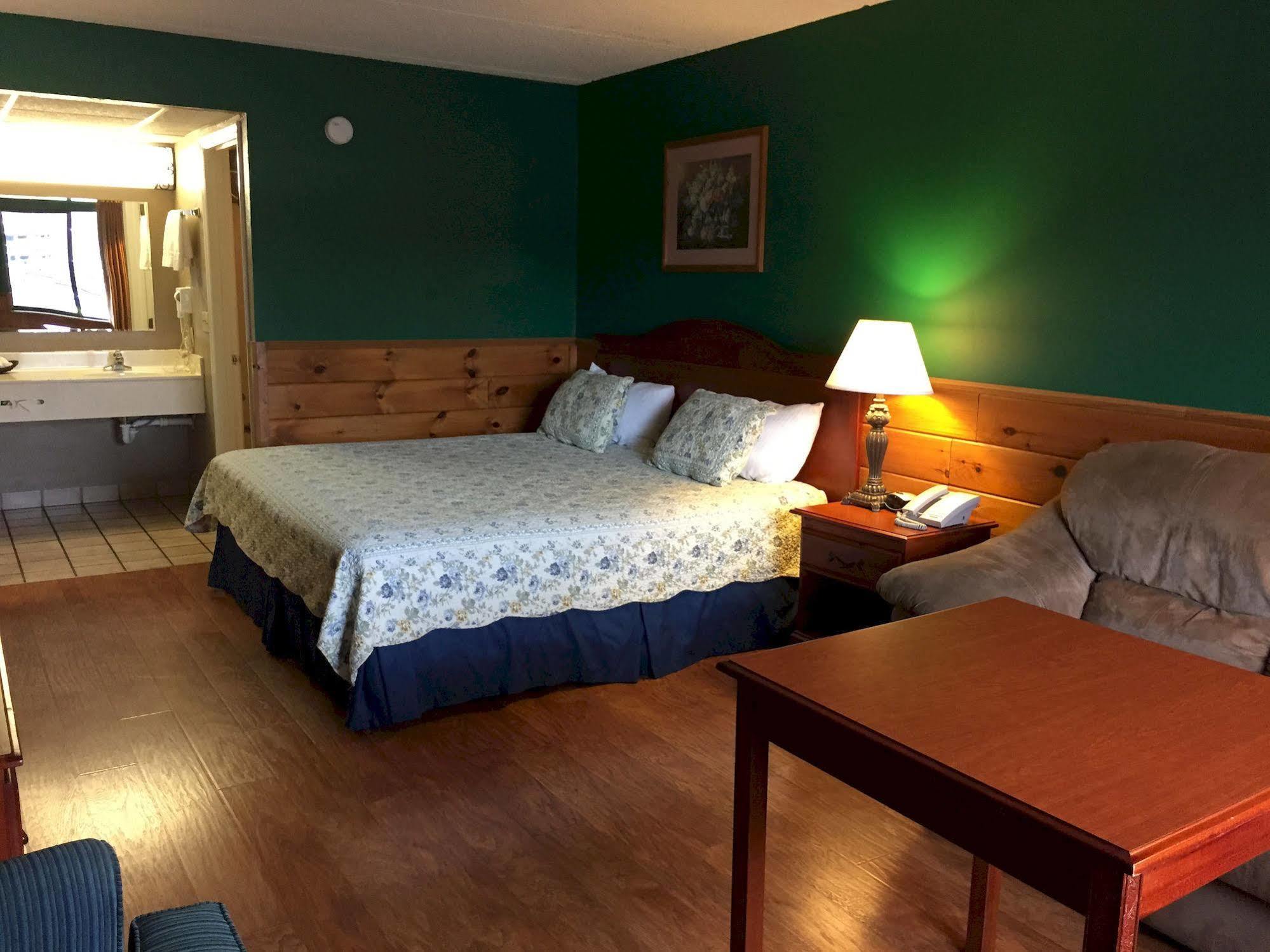 Mountain Breeze Motel Пиджен Фордж Екстериор снимка