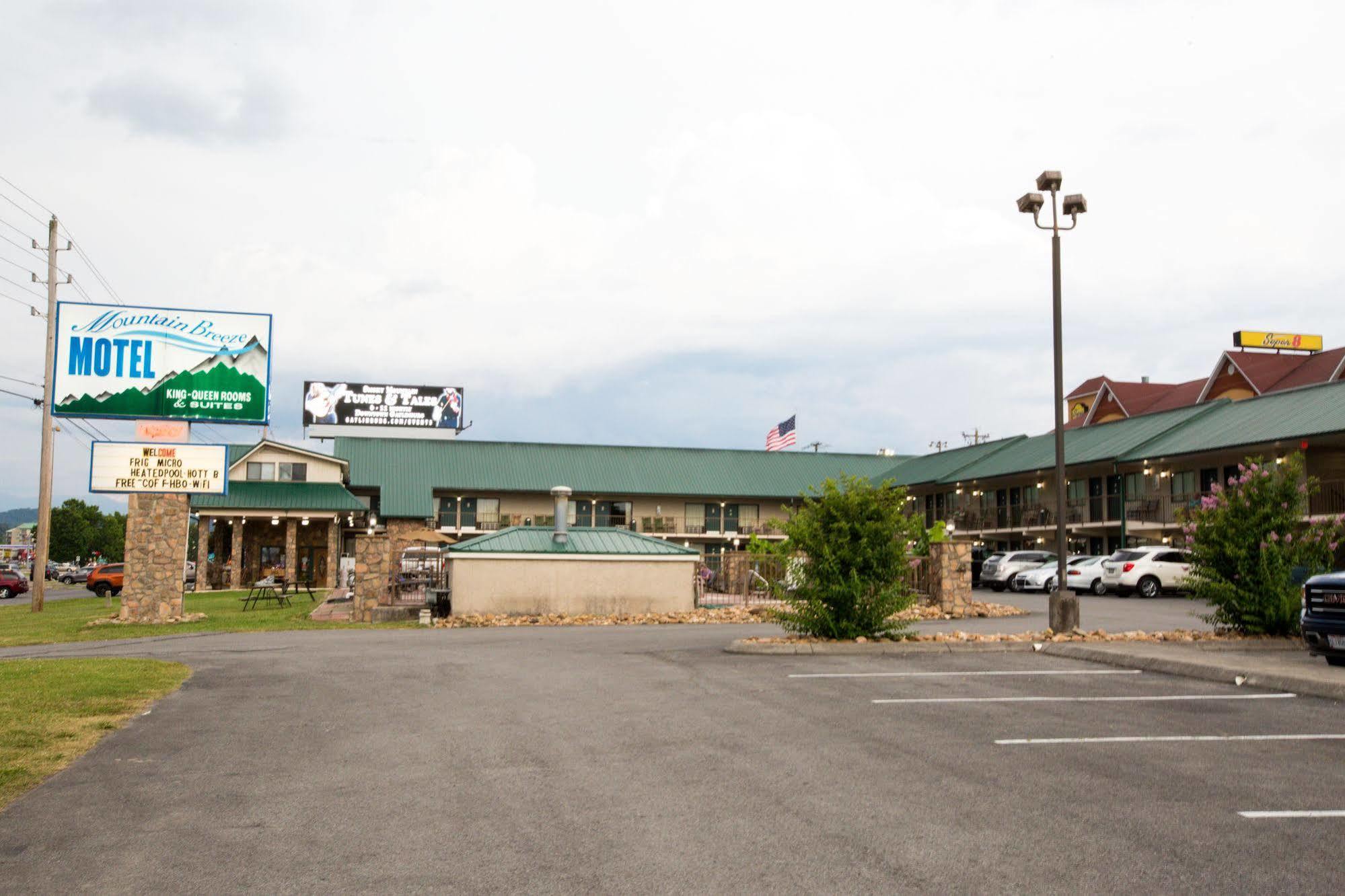 Mountain Breeze Motel Пиджен Фордж Екстериор снимка